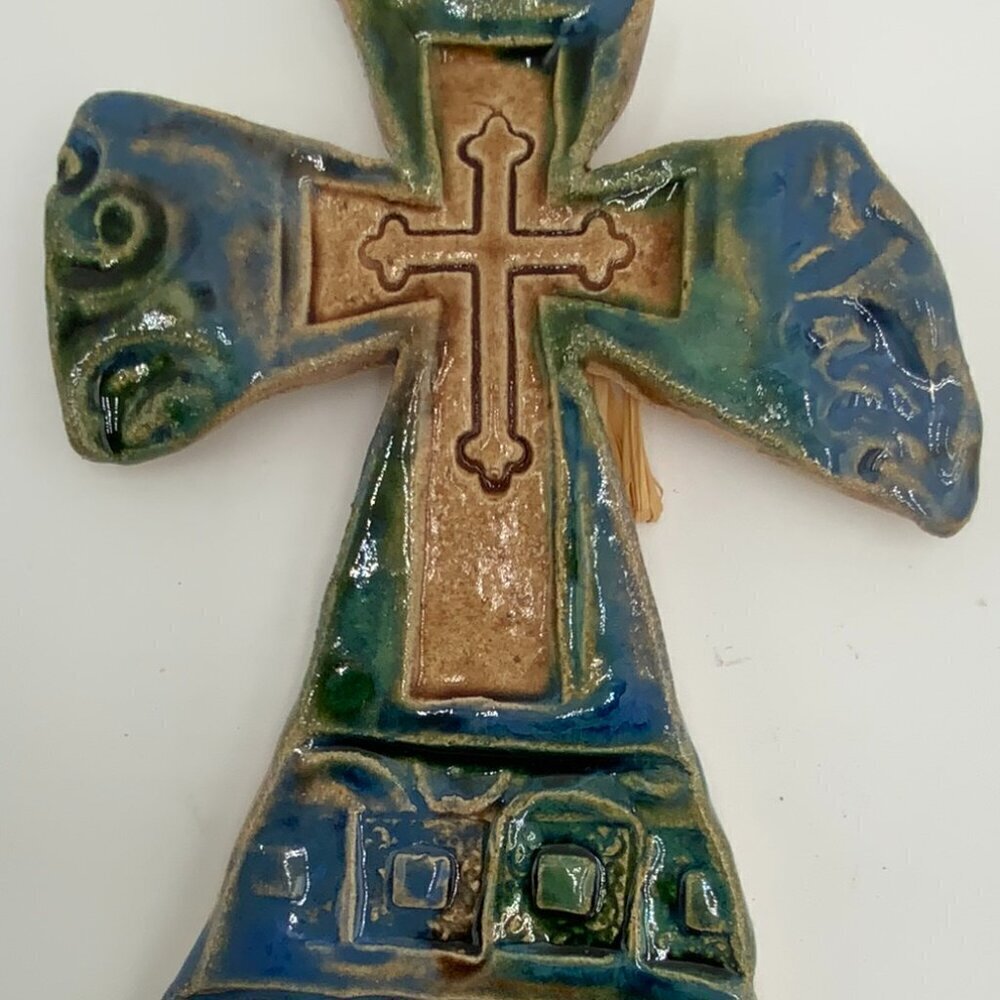 Sgnd "Remember the Cross 10" Art Pottery Religious Christianity Cross Wall Hang - Picture 2 of 7